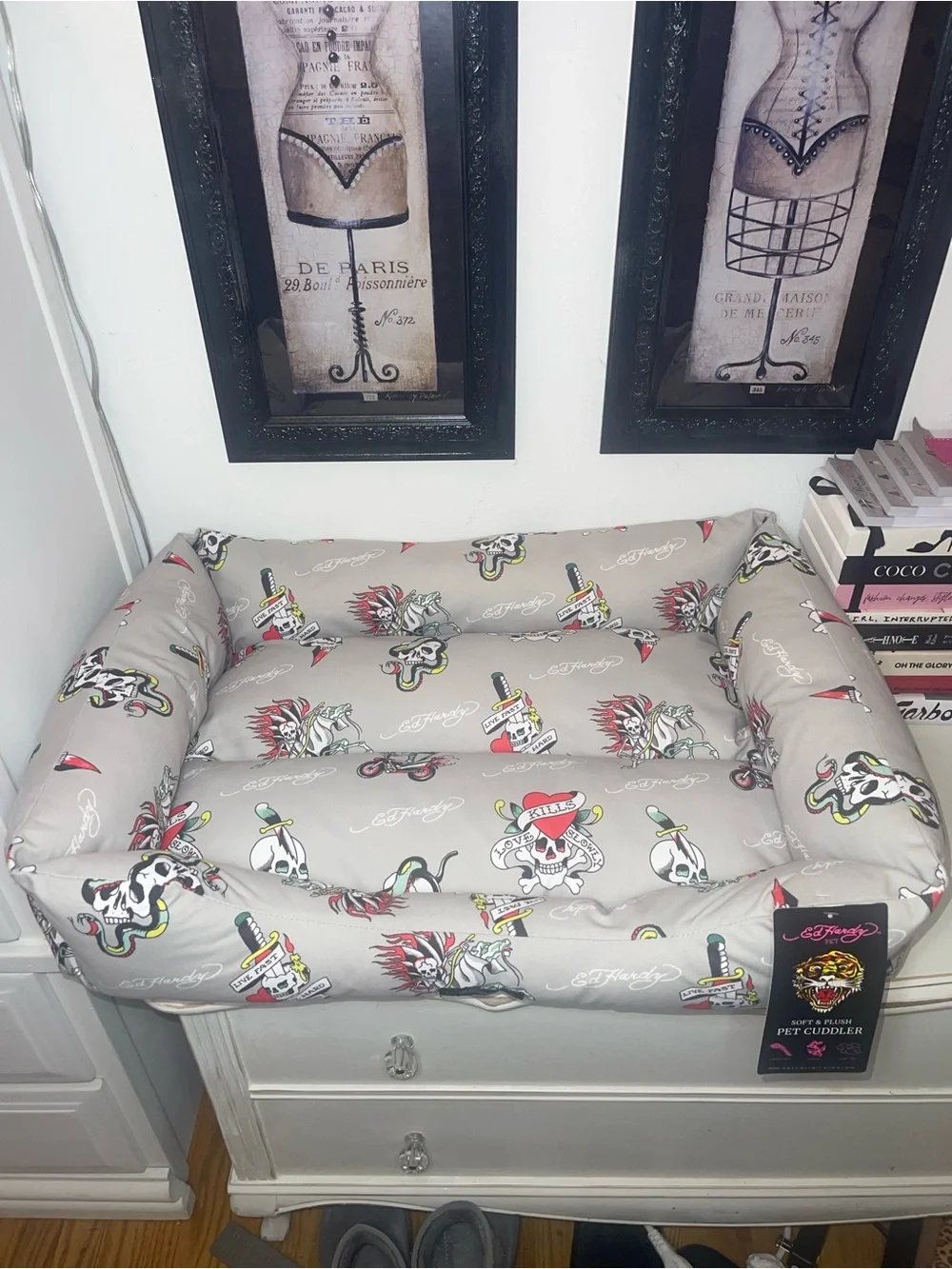 NWT Ed Hardy Gray Tattoo Skull Print Pet Cuddler Bed